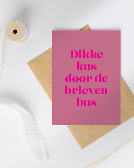 Wenskaart Dikke kus door de brievenbus