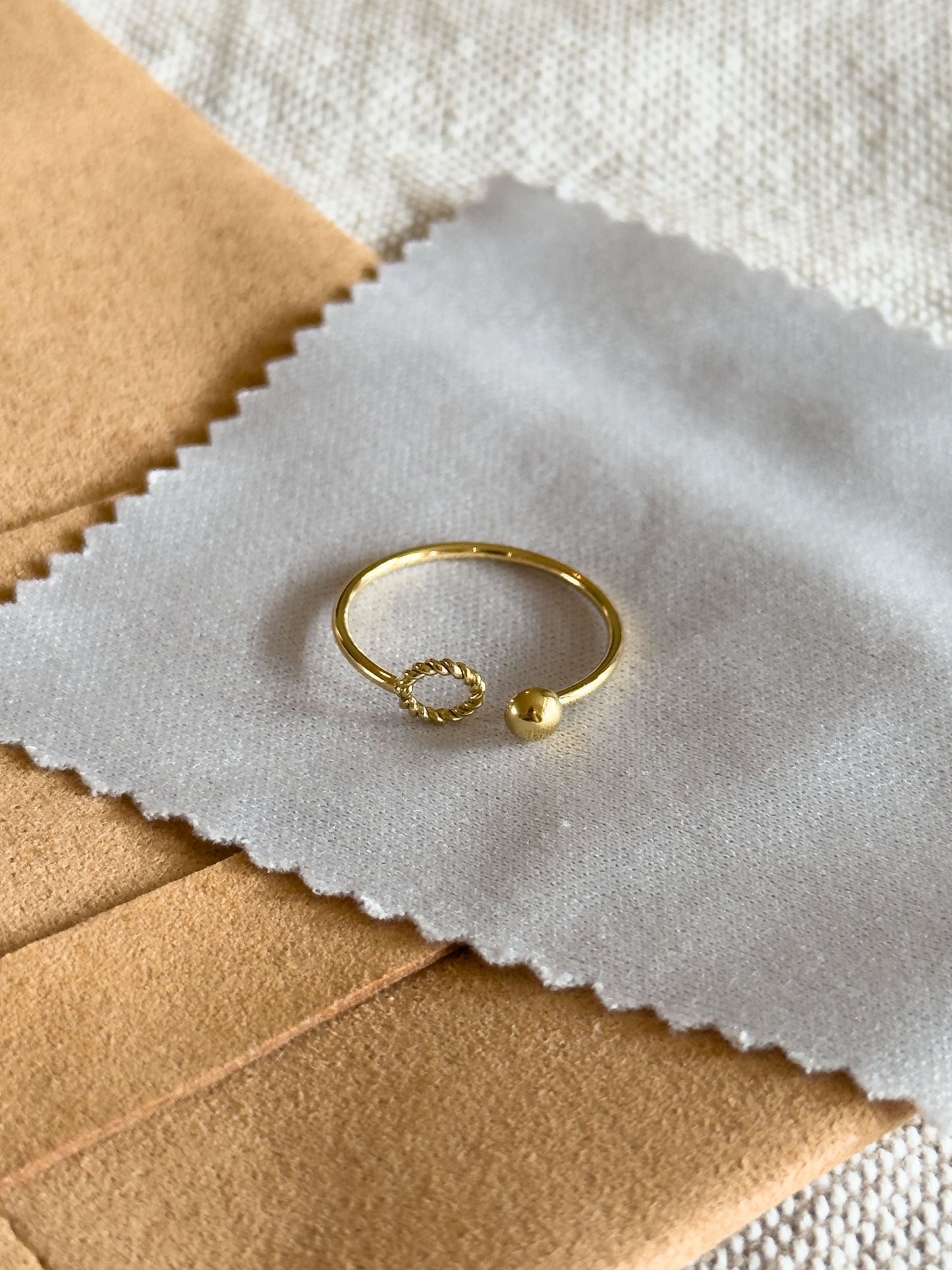 Ring Gold 27